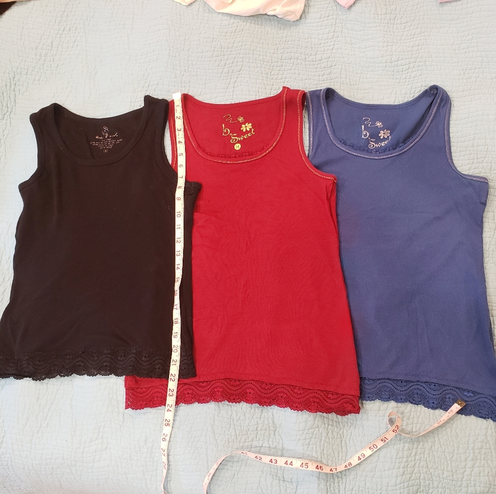 Set of 3 lace hem muscle tanks